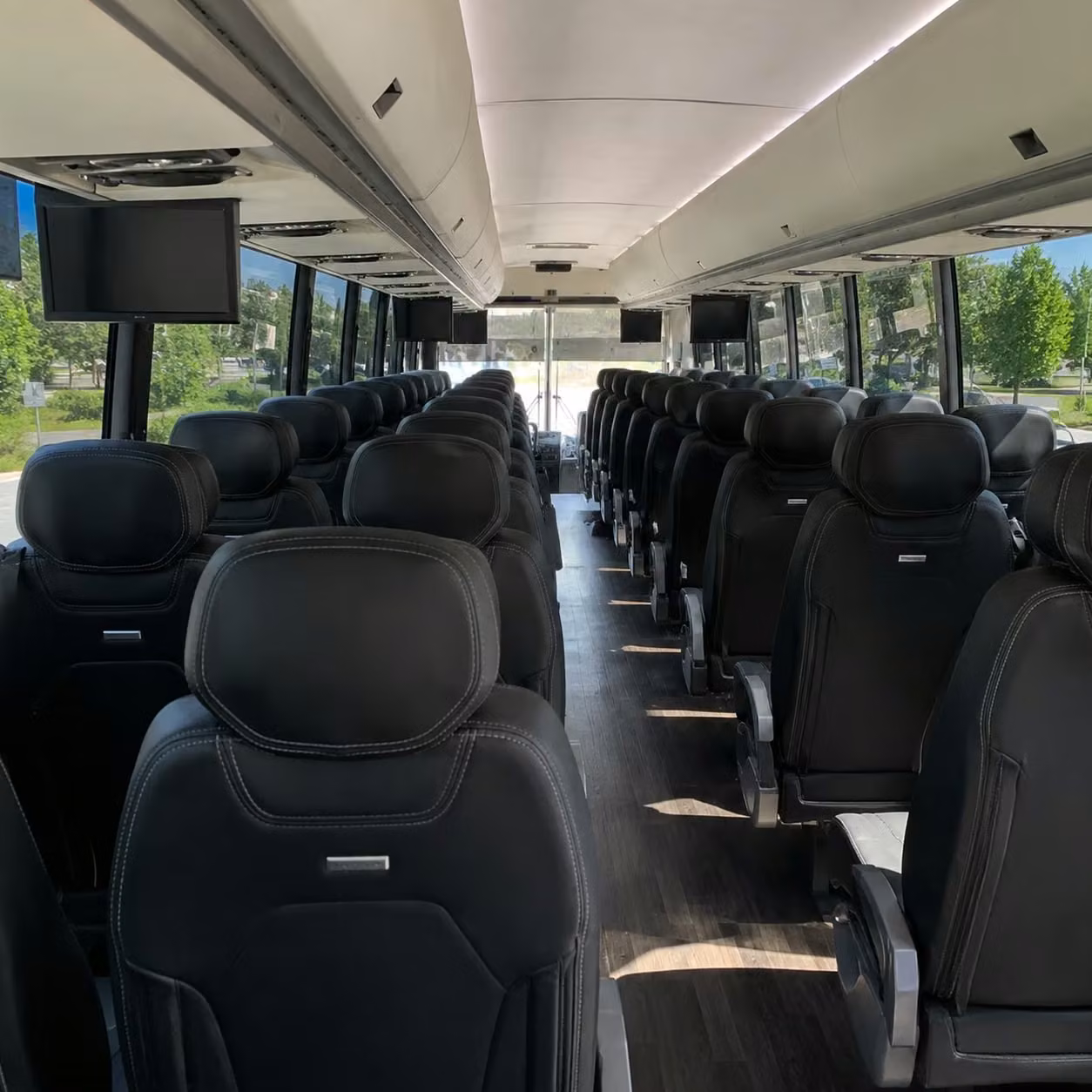 charter buses to dodger stadium and sofi stadium from santa clarita
