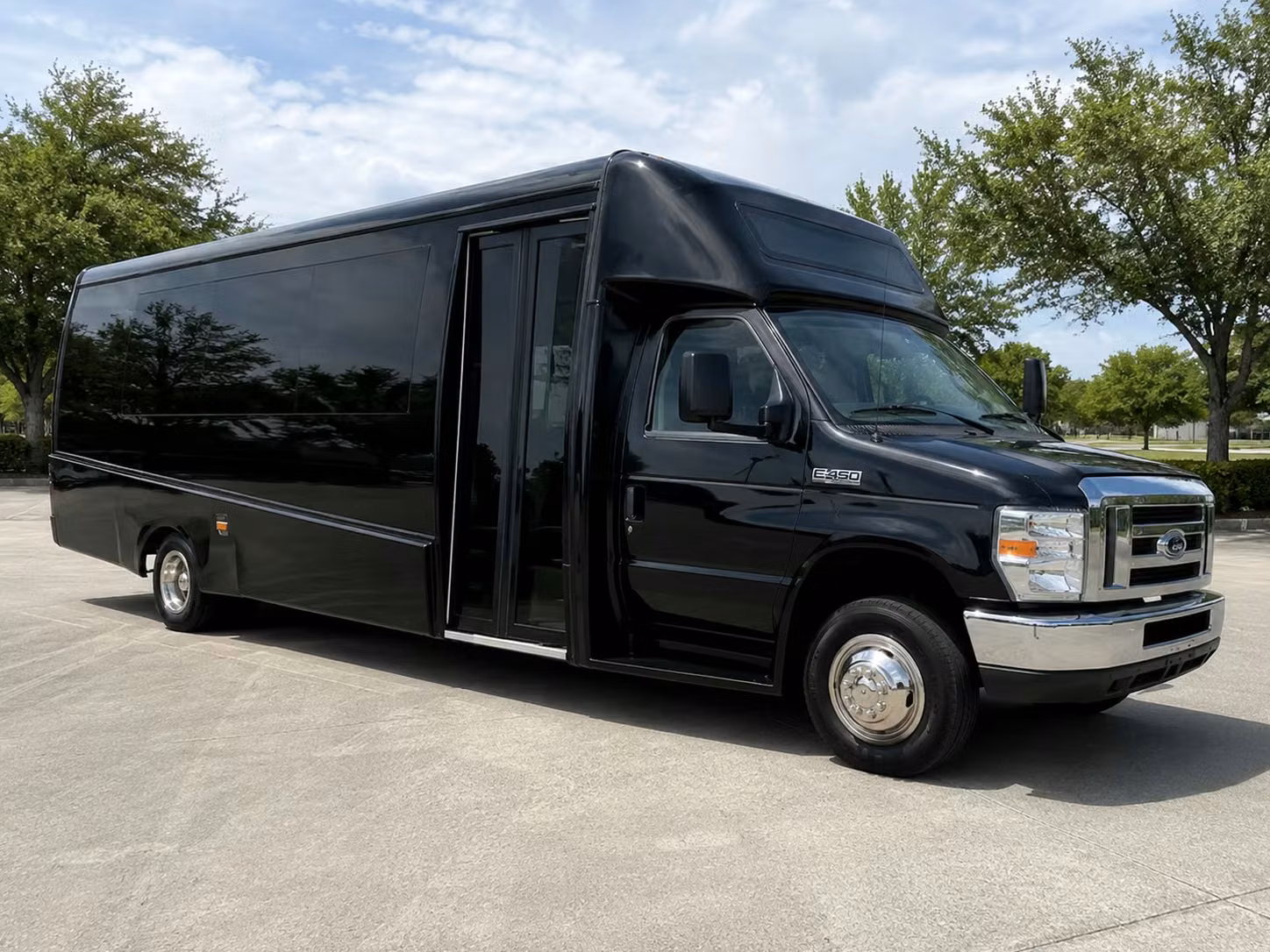 santa clarita 15 passenger minibus rental