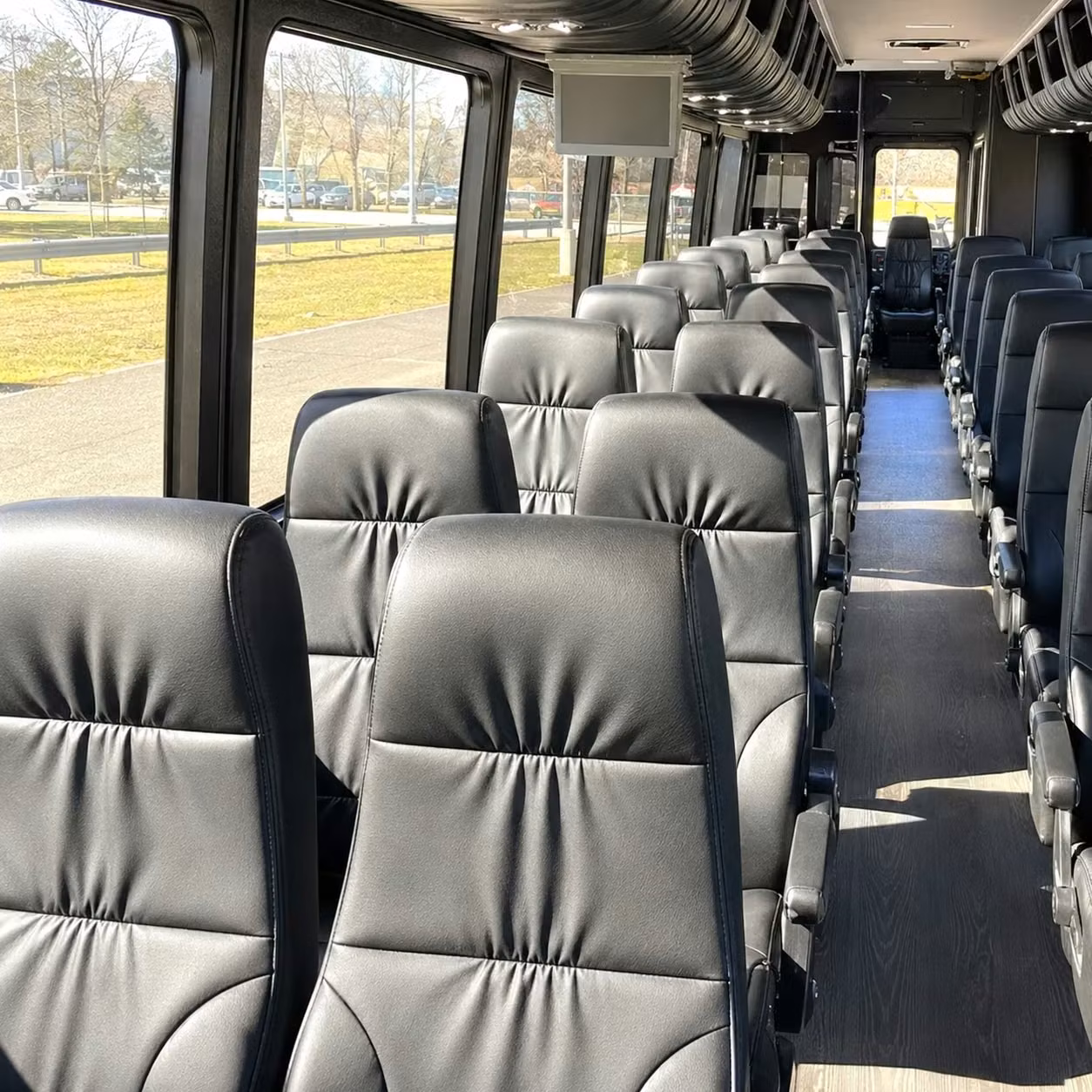 santa clarita 28 passenger minibus rental